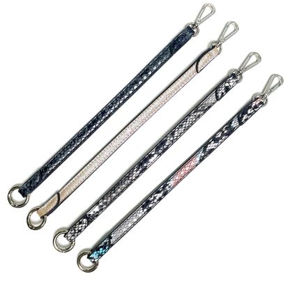 Loop-Keyring Schlüsselanhänger auch als Taschenriemen für Katy Bags aus vegan Leder, Silber Metallteile