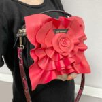 Rote Lederrose handmade in Germany StyleCOVER KATY MERCURY BAG1 in schwarz, mit Python Optik rot Schulterriemen