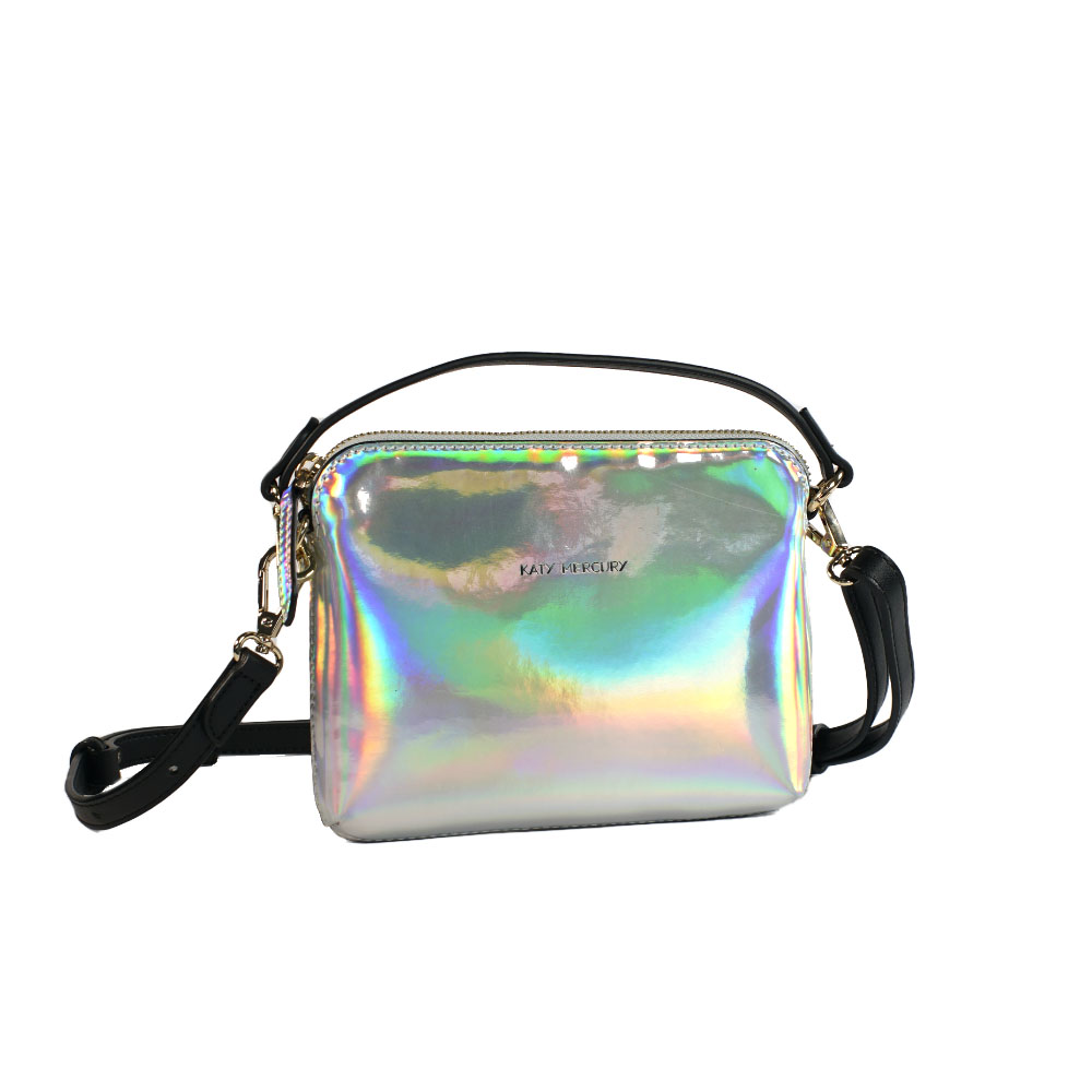 kleine Umhängetasche Rainbow Shimmer-Pouch auf Taschenkörper aufklipsen Katy Mercury wandelbare Tasche mit Charms auf Rückseite schwarzer Riemen Schultergurt