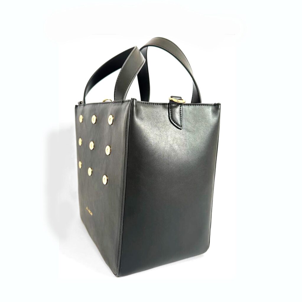 Seite schräg vorne KATY MERCURY Medium Bucket Bag stehender Shopper Tasche Umhängetasche Handtasche schwarz