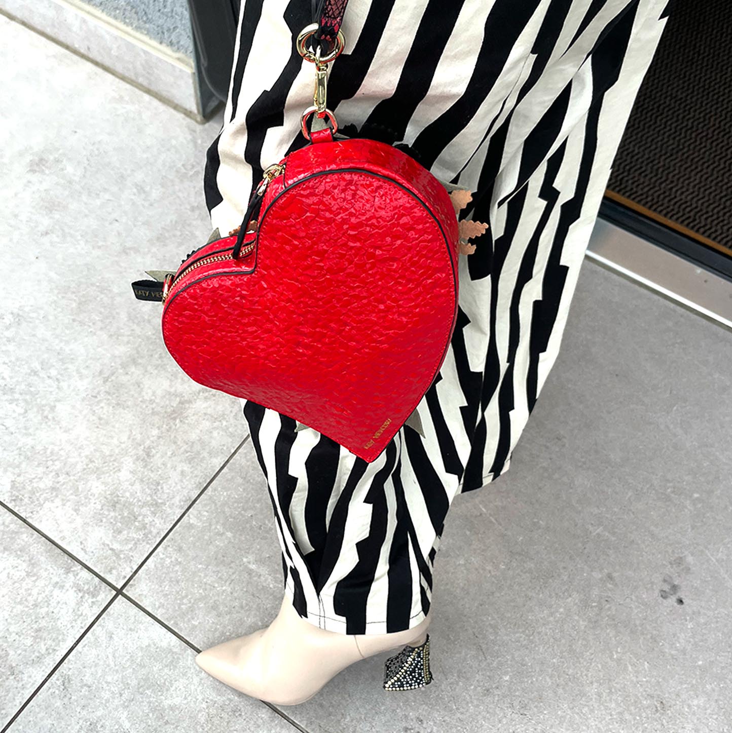 ROTE Herz-Tasche von KATY MERCURY "heart bag" Clutch Handgelenk-Tasche